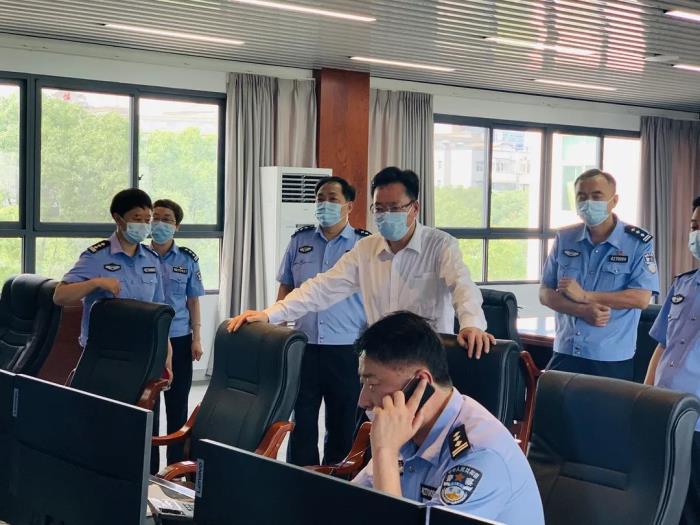 龚举文暗访监所：用安全稳定工作的实际成效来检验队伍教育整顿成果